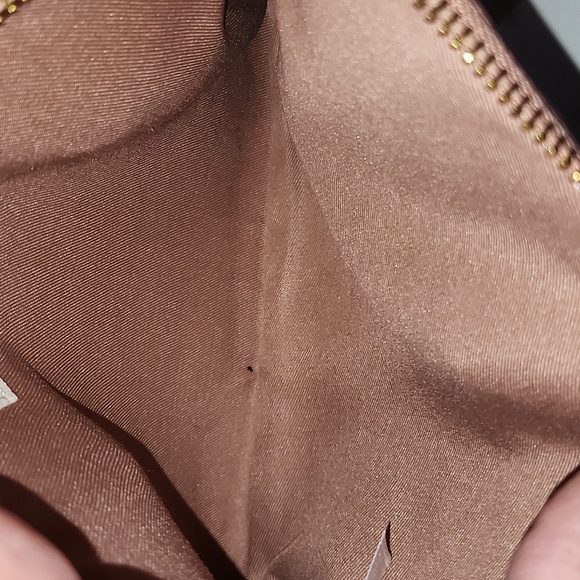 Universal Threads Wristlet - Picture 3 of 5